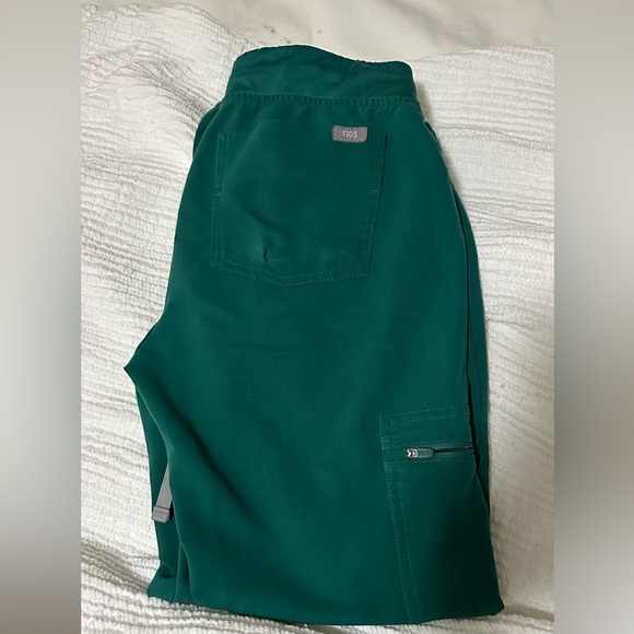 Figs Pants & Jumpsuits Figs Hunter Green Jogger Scrub Pants Poshmark